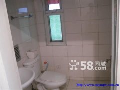 Beautifully decorated 1-bedroom near subway