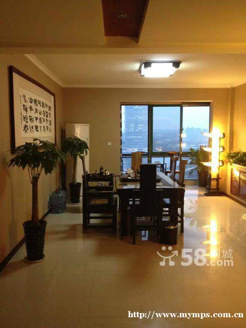 Newlywed home for rent - subway entrance Newlywed home for rent - subway entrance