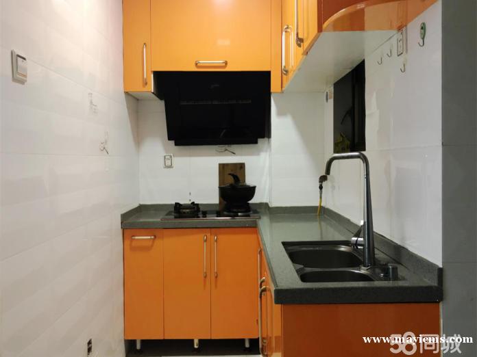 Secondary bedroom near University Road - available Secondary bedroom near University Road - available